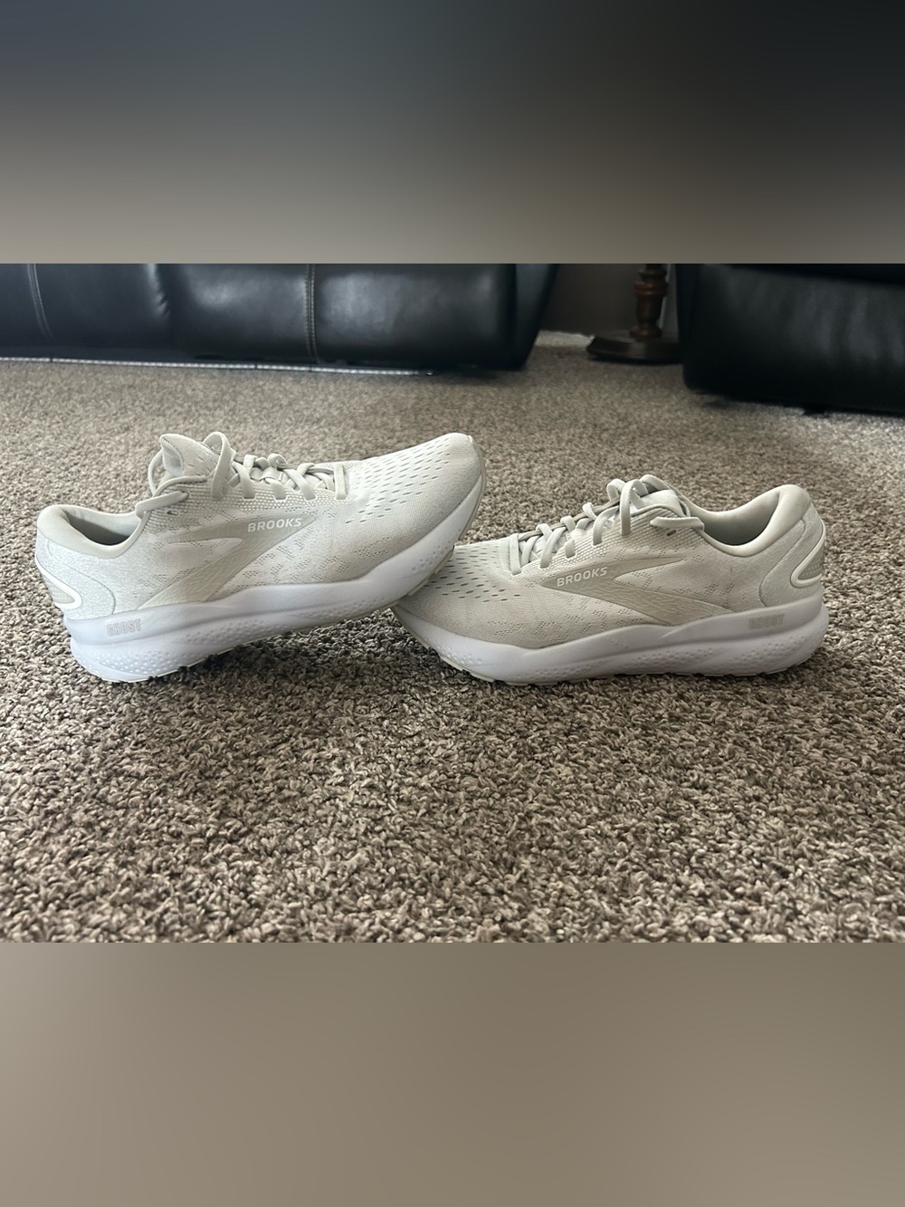Brooks Ghost 16 White Grey - Size 11